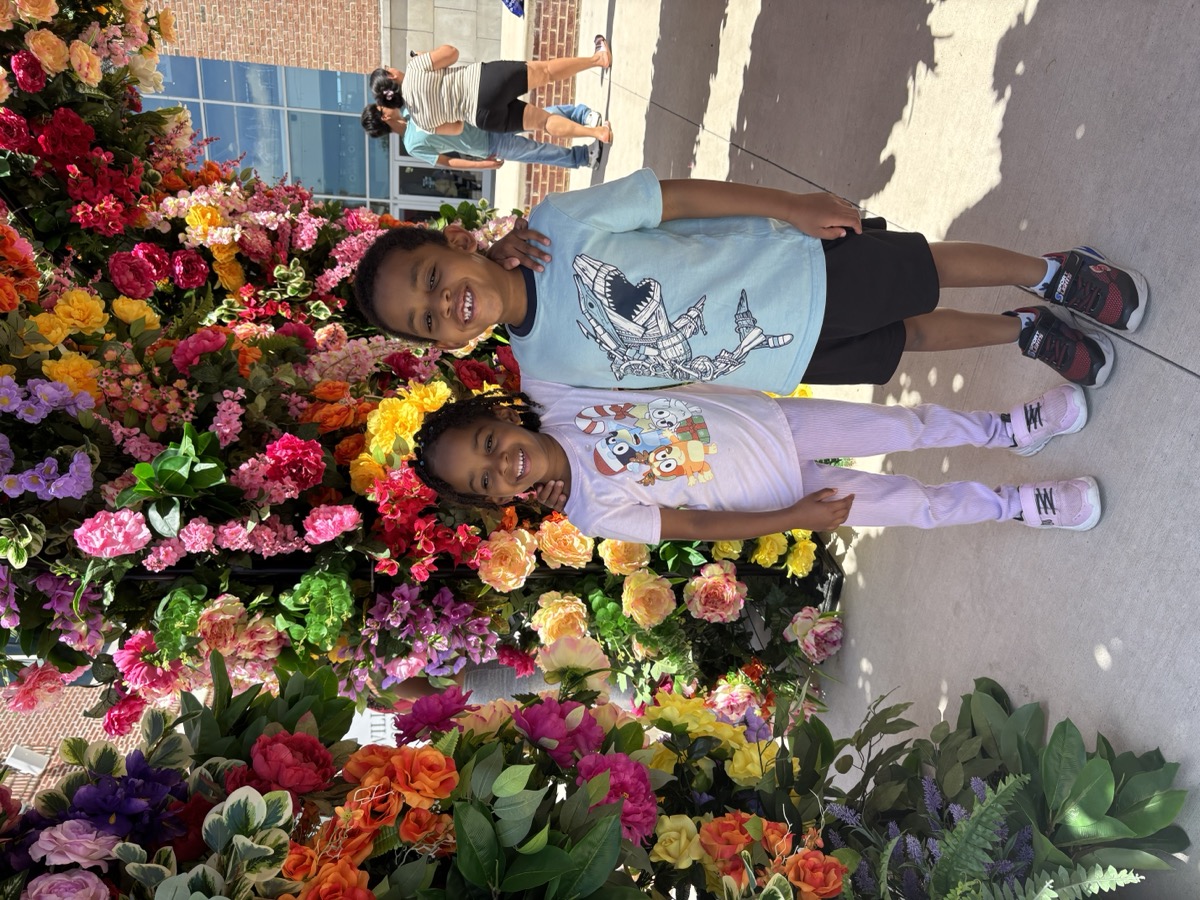 Flower wall besties